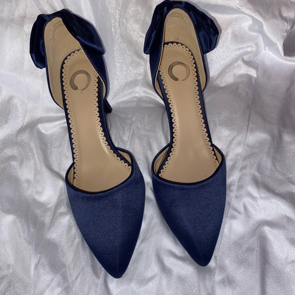Navy blue bow detail heels